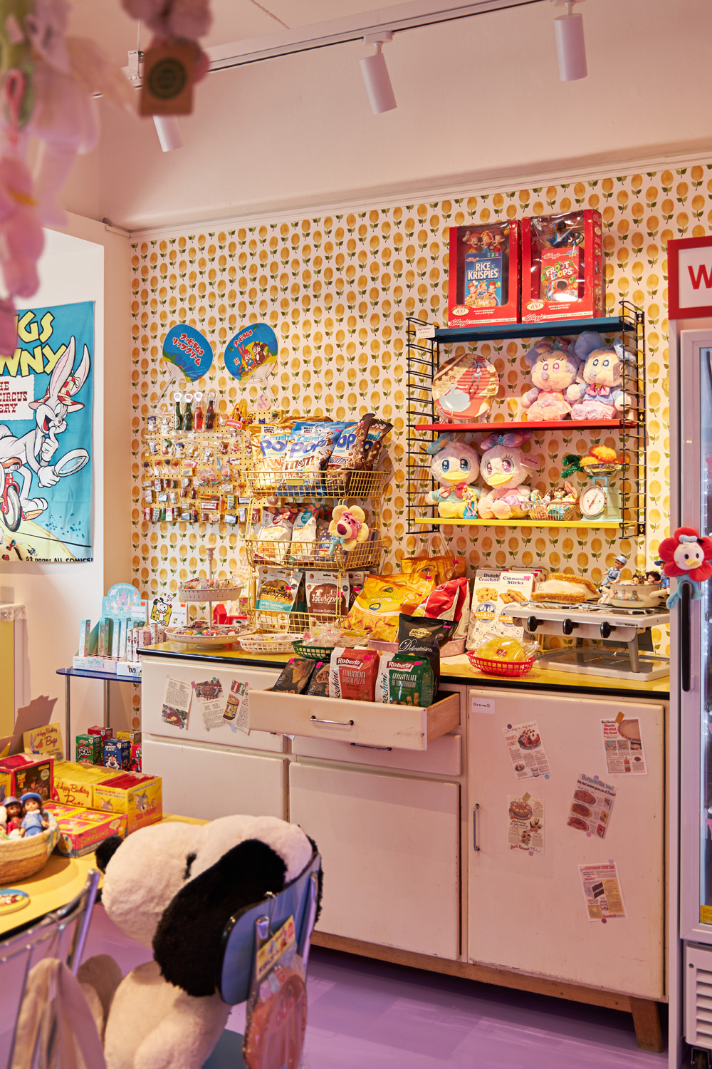 粉色调的宁静空间 | 舒舒熊的 15 平迷你商店-12