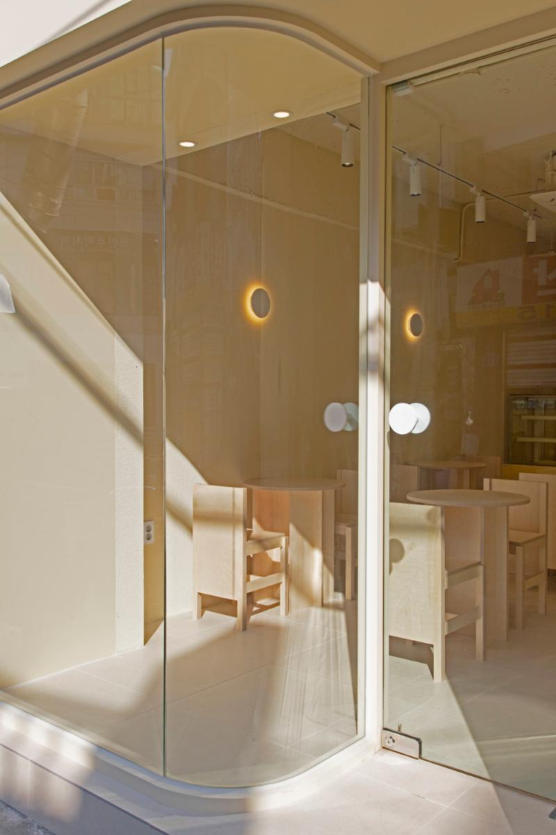 10 坪简约风咖啡厅，打造温馨空间-9