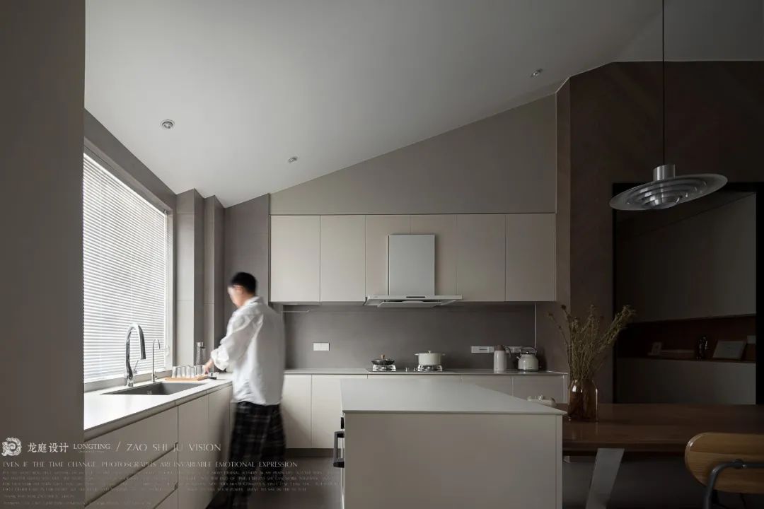 《玫瑰少年》· 暗调现代极简风的优雅质朴丨中国湖州丨湖州圣都装饰-28