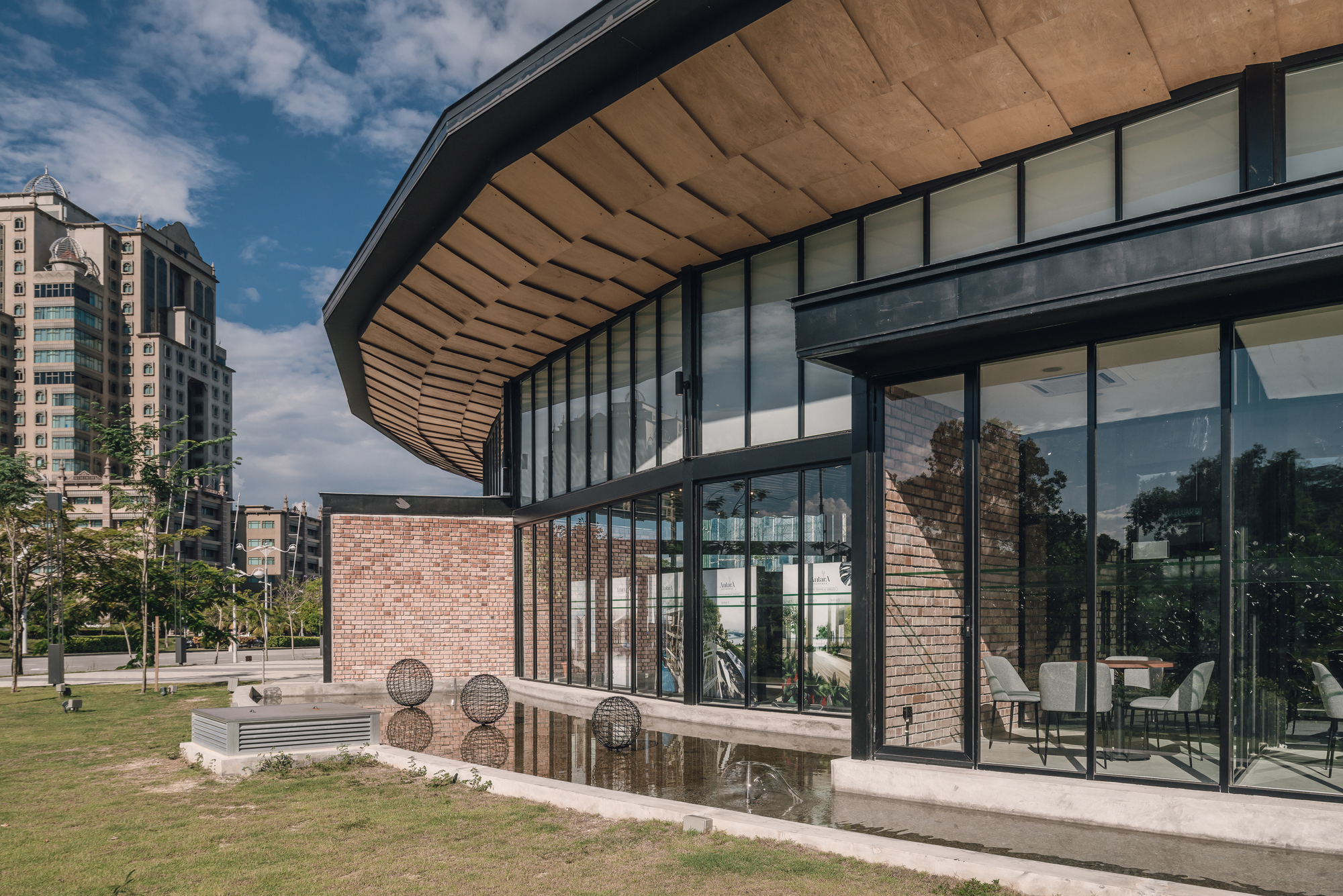 环形画廊设计,营造公共艺术空间-1