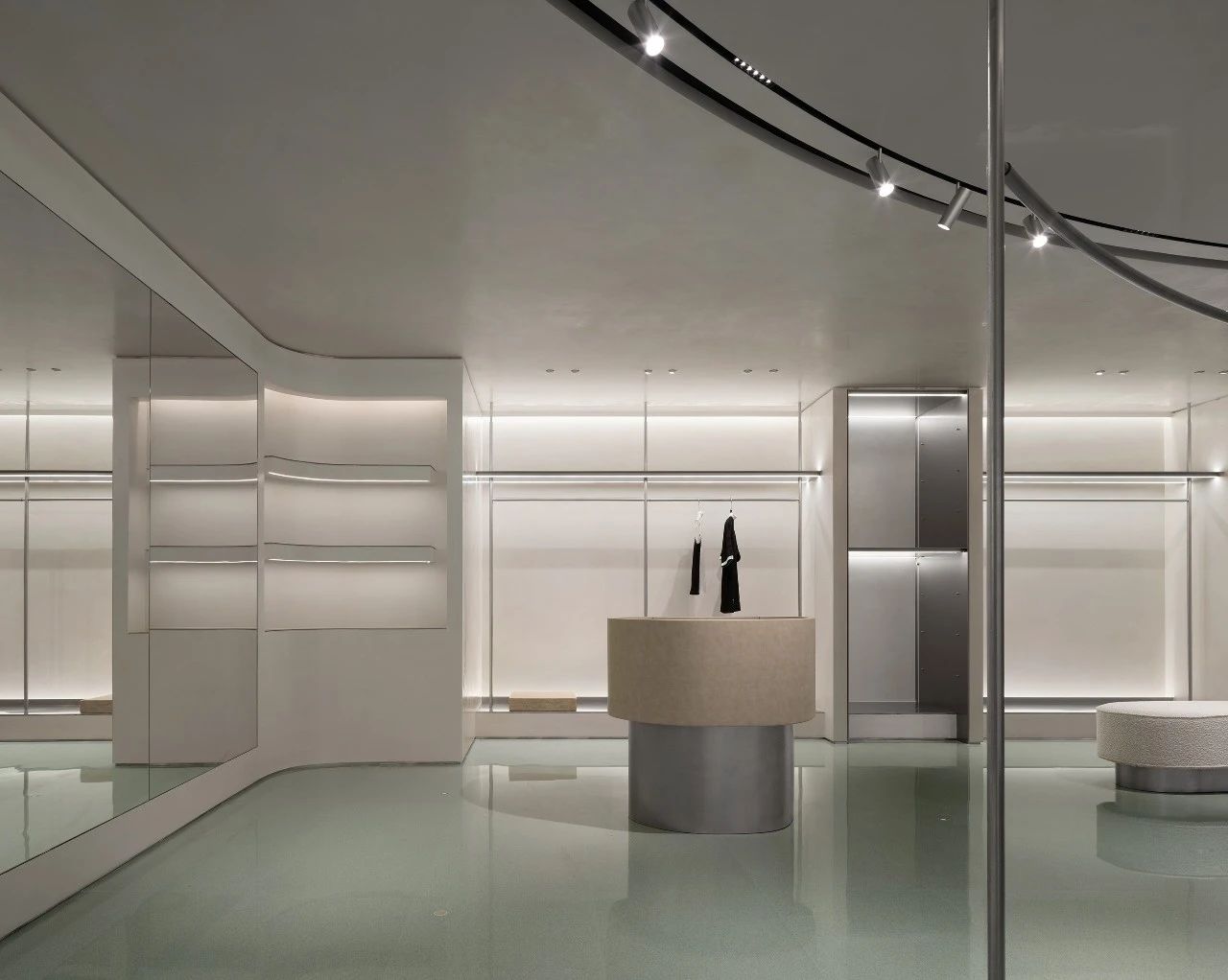 Mark  Lona北京国贸旗舰店丨中国北京丨STUDIO 4,301-18