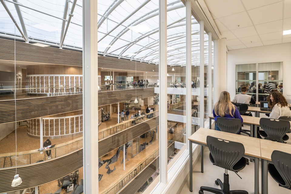 霍滕高级中学-22