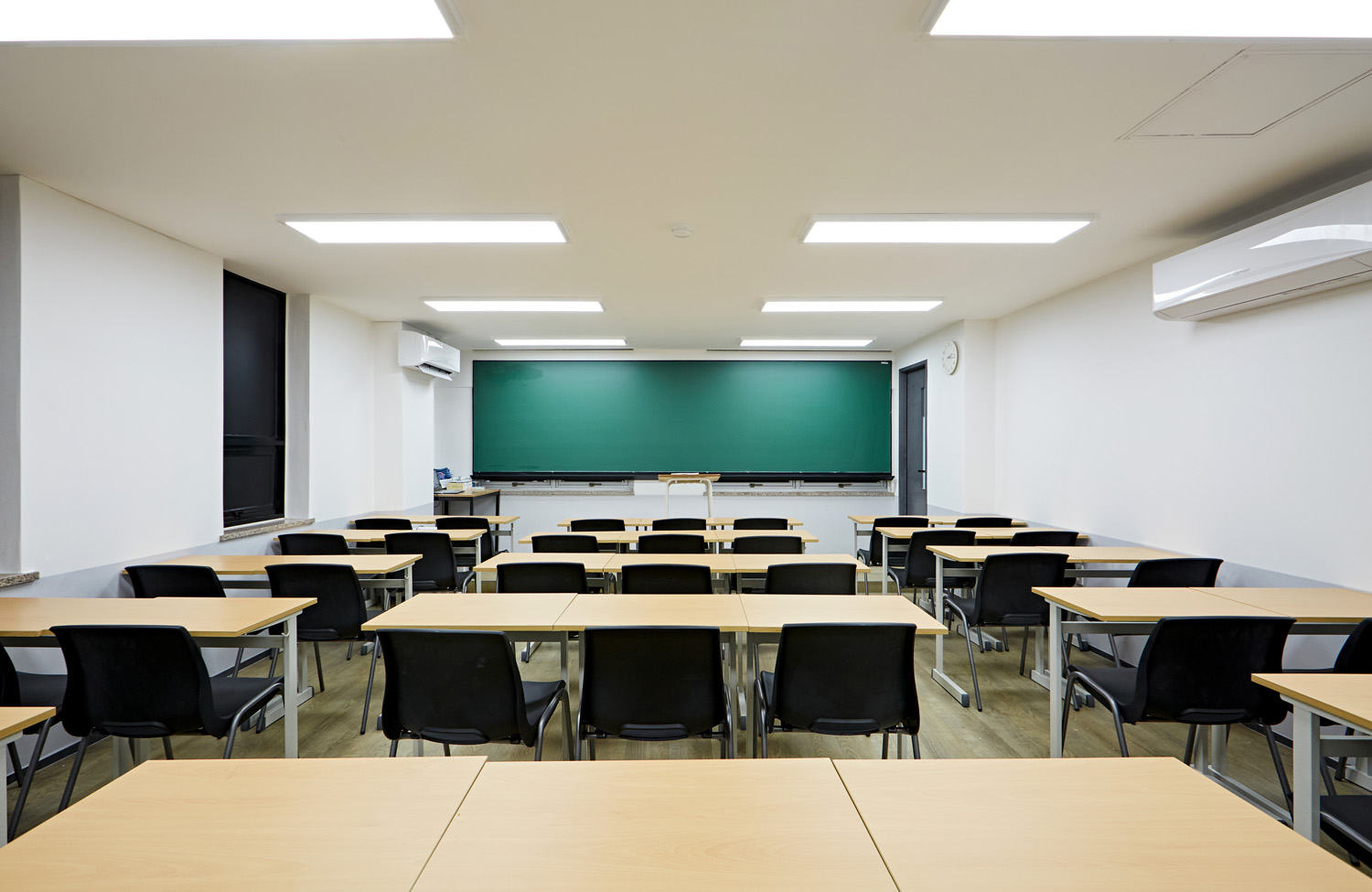 白色极简，75 平米的庇护所-7