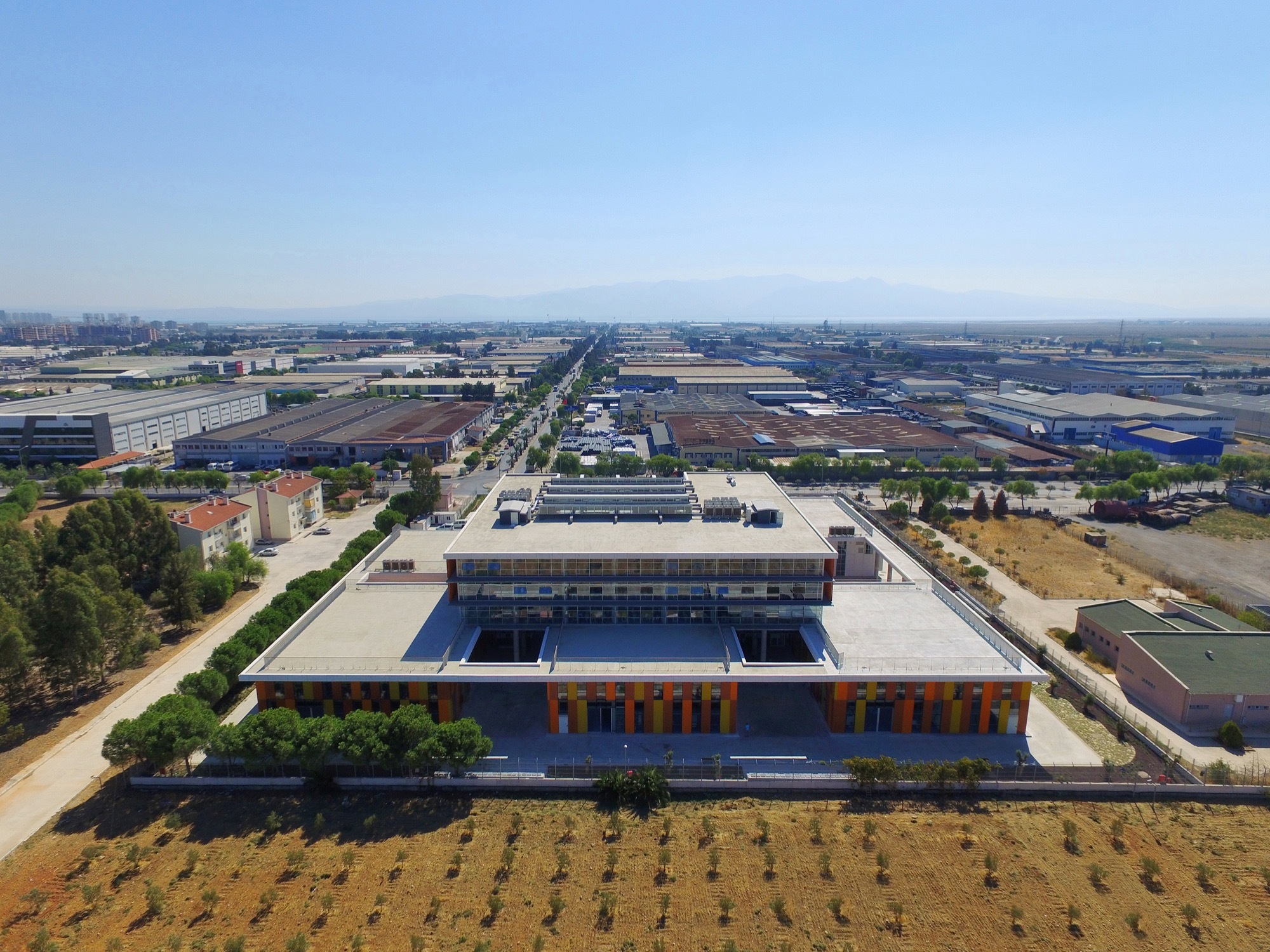 土耳其 AOIZ Nedim Uysal 私立高中 Technical and Industrial High School building-13