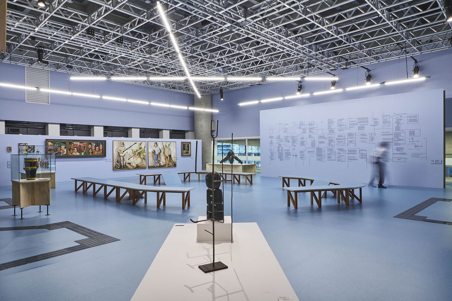 巴西圣保罗 Sesc 24 de Maio 现代艺术展览设计丨Juliana Godoy,gru.a-30