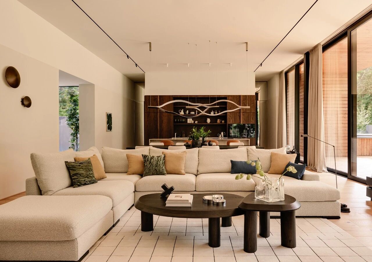 鸸鹋屋(注:EMU是鸸鹋,一种澳大利亚特有的鸟类,若这里的EMU有特殊含义,请提供更多背景信息以确保准确翻译) 丨华沙的工作室81.WAW-12