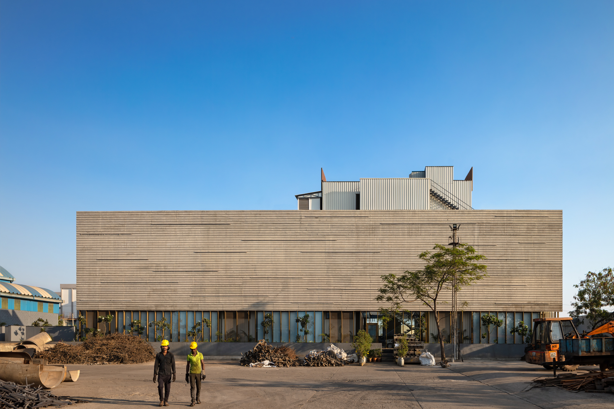 La·con Steel Plant 办公楼丨印度丨Urbanscape Architects-2