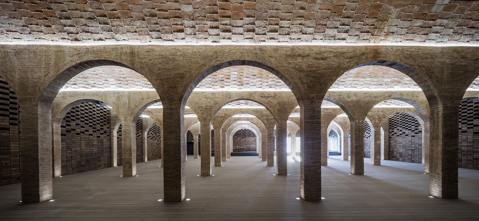 古堡水塔重生,历史与现代交融的公共空间-19