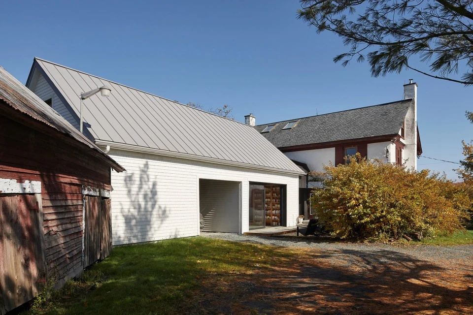 生态改造的魁北克百年农舍丨加拿大魁北克丨ADHOC architectes-10