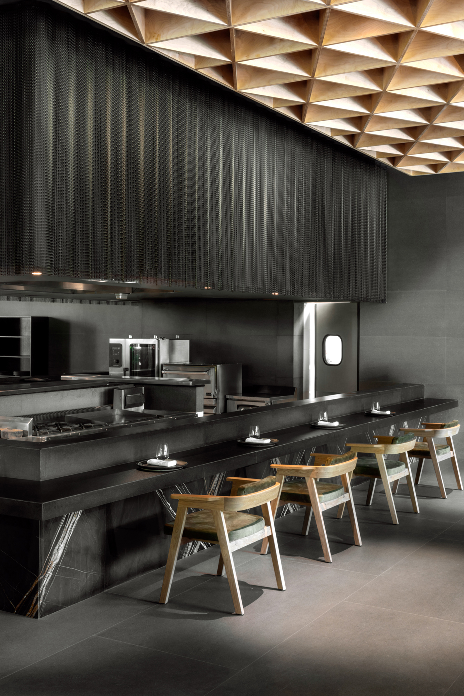 专业特色餐厅老板-4