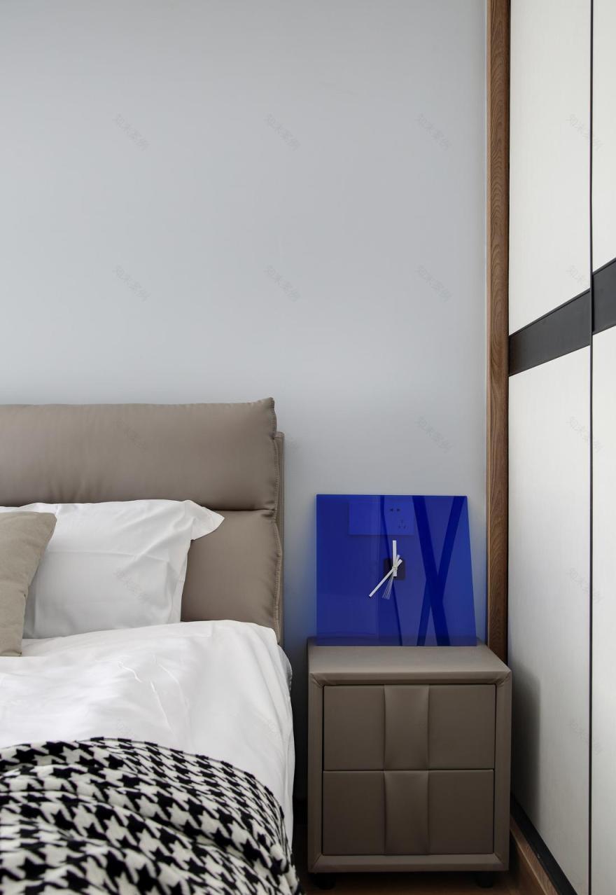 麻花辫胡茬的家-42