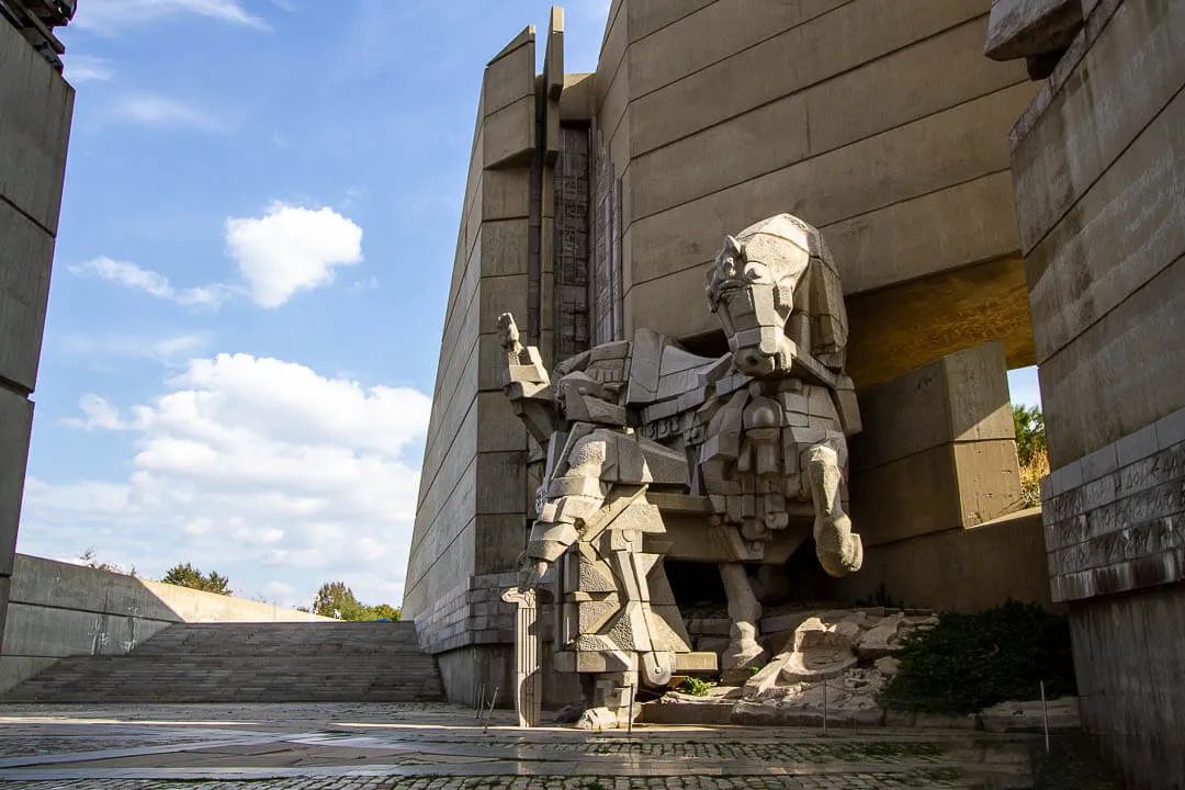 苏联粗野主义建筑及雕塑作品赏析丨多位设计师-67