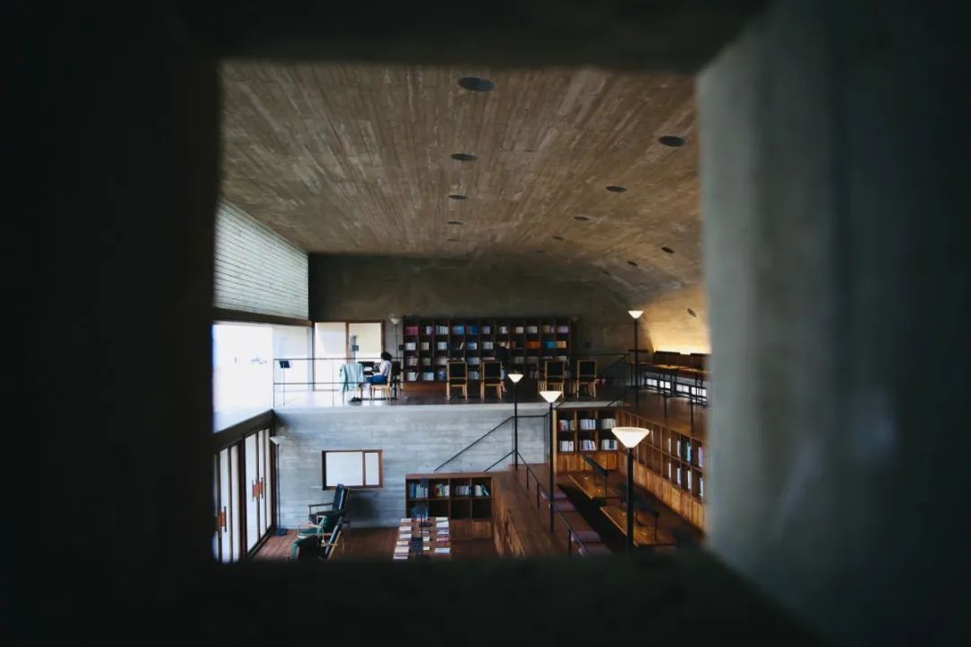 阿那亚的海、建筑与艺术 | 探索海边孤独的图书馆与礼堂-52