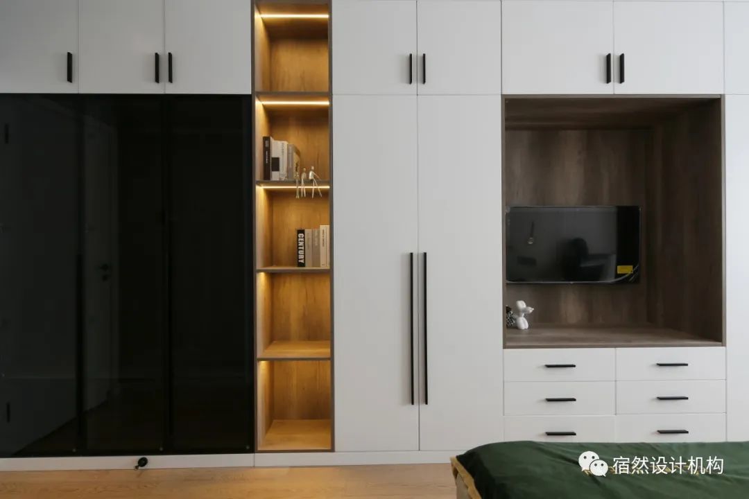 南昌 125㎡现代简约家居,黑白灰中融入绿色与橙色-71