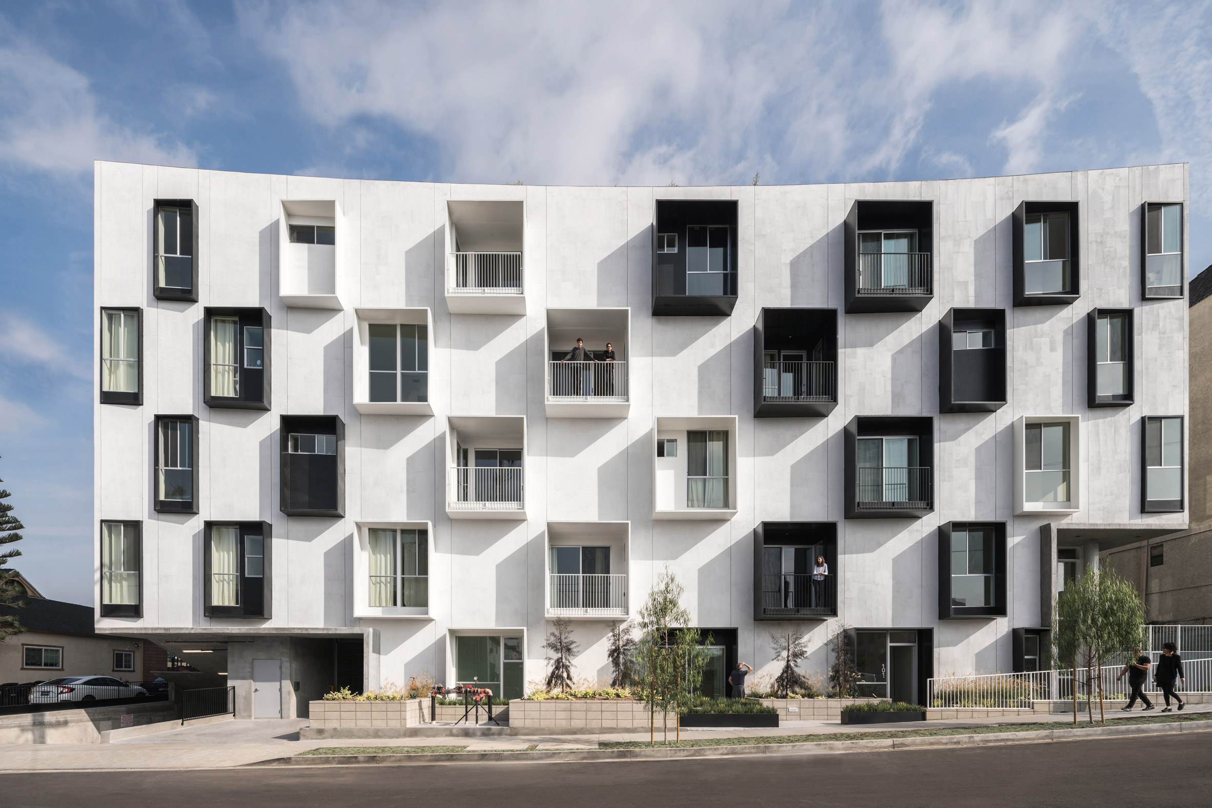 LOHA creates housing block with curvilinear courtyard in LA's Koreatown-2
