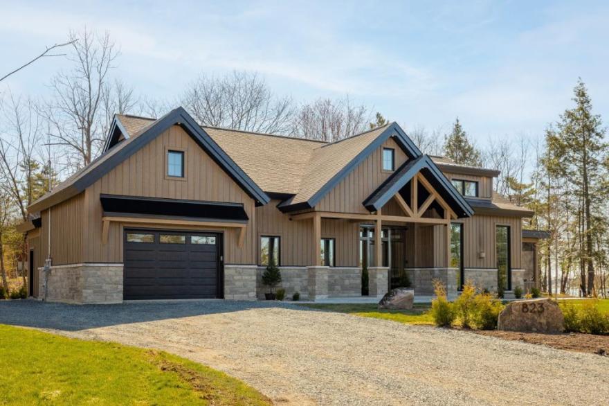 劳伦琴地区水边豪华房产丨Joli Joli Design-1