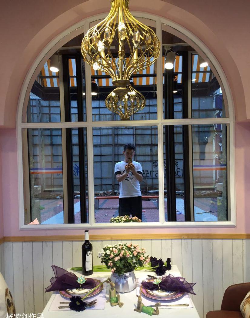 
来上海这半年做的橱窗 -4