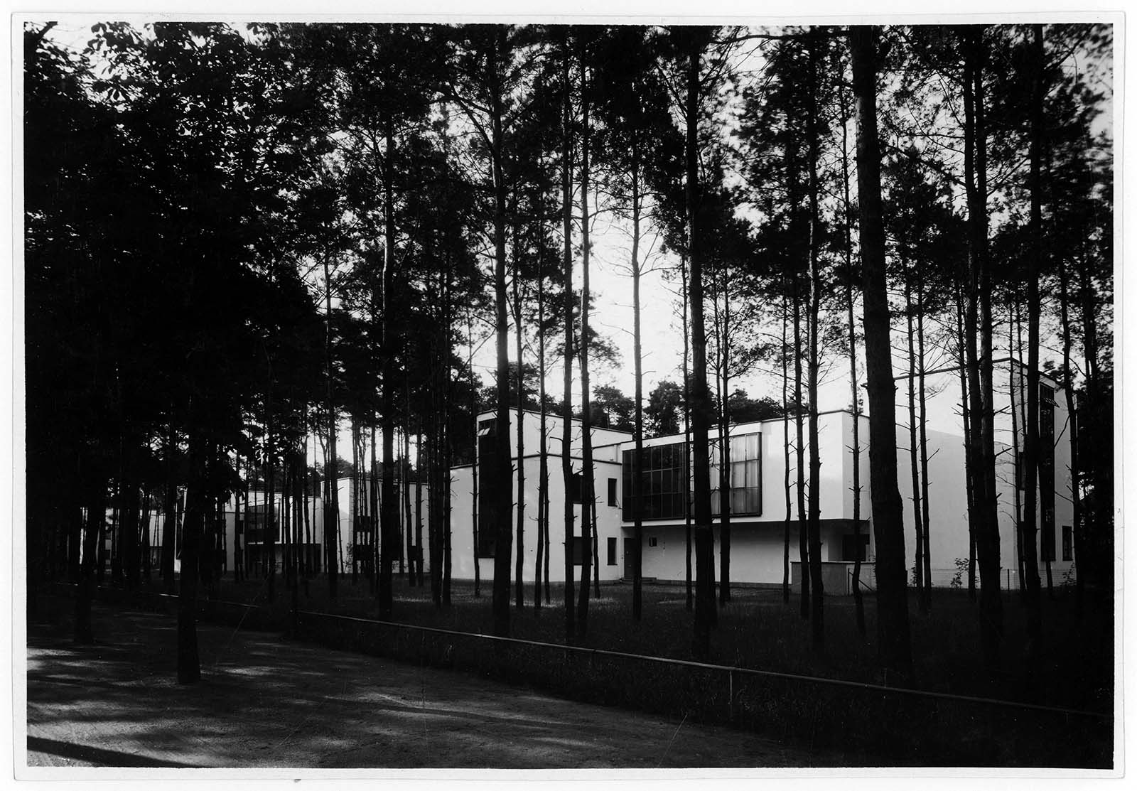 德国德绍康定斯基,克利大师住宅丨沃尔特·格罗皮乌斯,布鲁诺·菲奥雷蒂·马尔克斯建筑事务所等-23