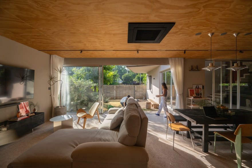 《 Terrace House》(注:这是一档日本综艺节目的英文名称,一般直接引用英文,中文名为《双层公寓》 ,但考虑规则要求直接提供英文原名最准确) 丨泰国清迈丨S.O.S Architects-19