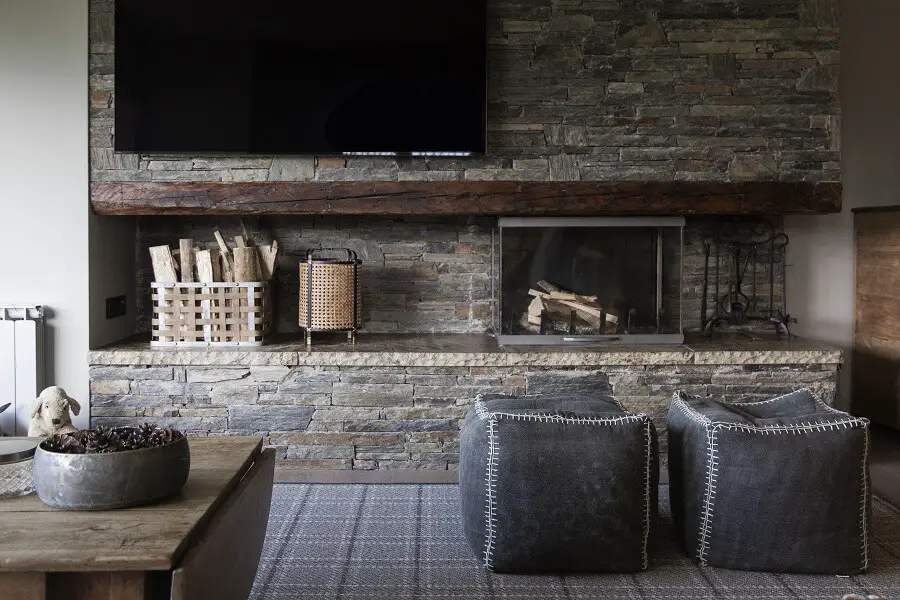 西班牙 Pyrenees 家庭避难所 | 灰色调与自然元素的完美结合-3