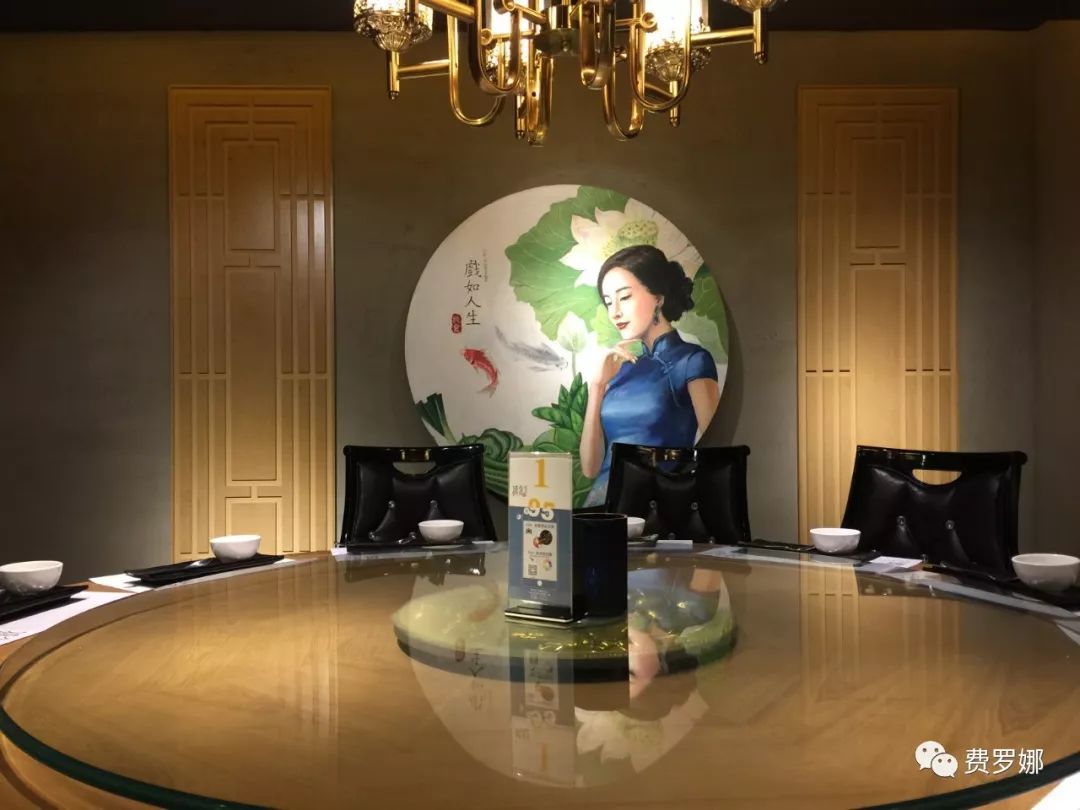 【周六案例放送】把蒙太奇运用至空间，体验一个可以穿越的餐厅——挑食 | 费罗娜水泥砖-17