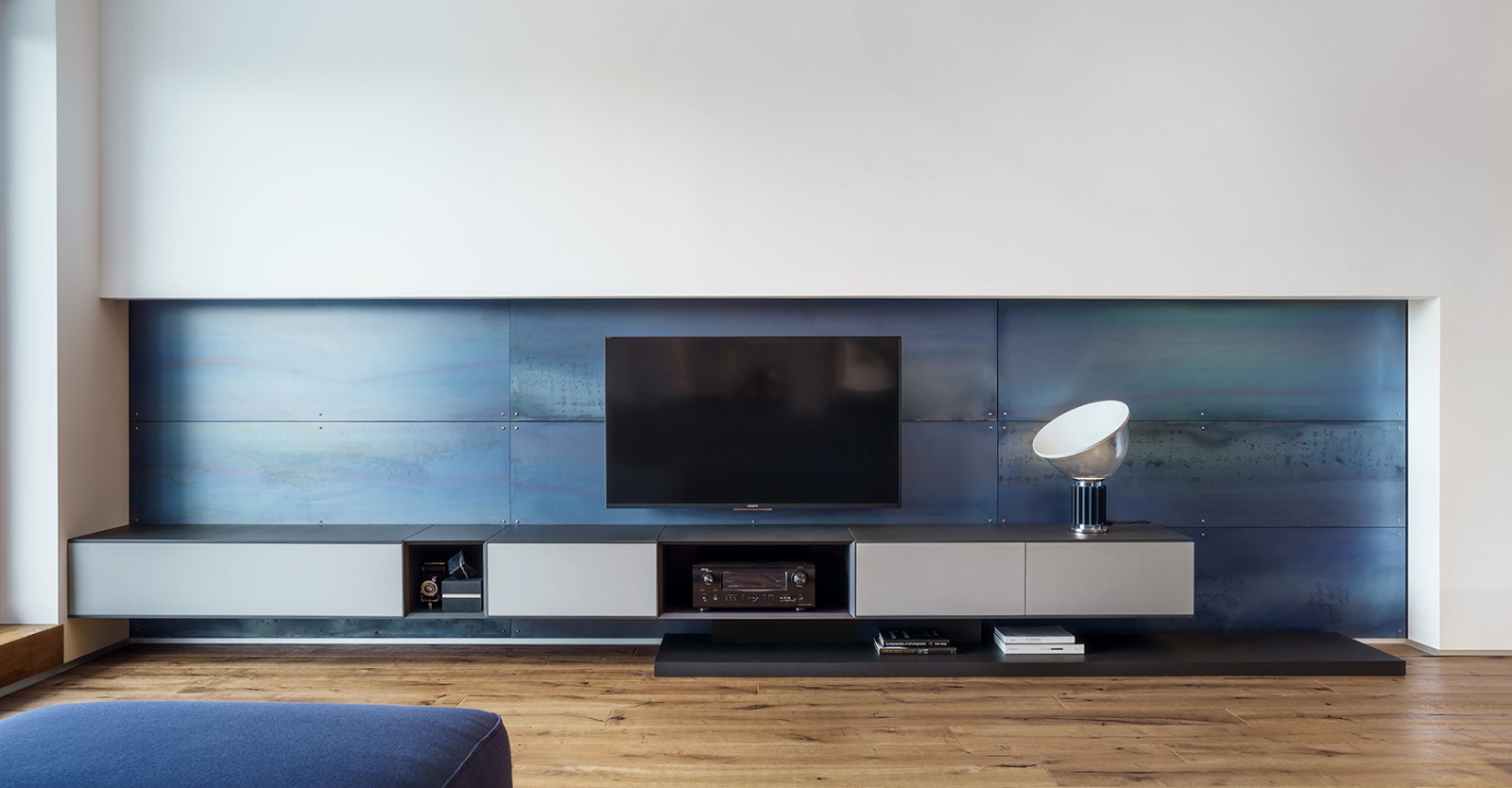 RS 公寓现代风格设计 | 蓝色木色灰色打造灵魂空间-1