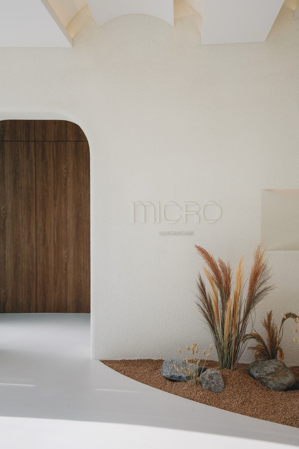 无可挑剔的 50 平米顶级复式公寓设计-12