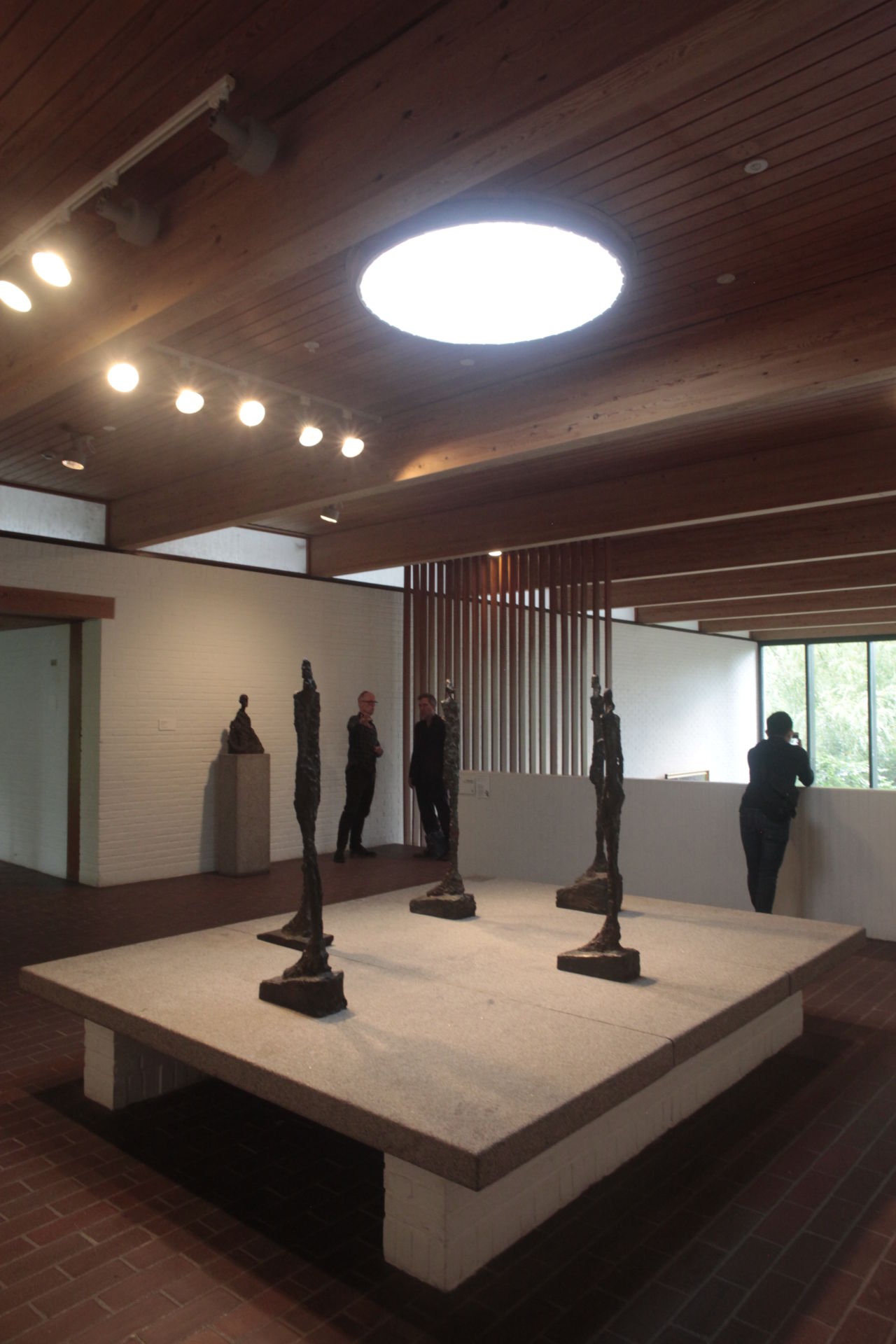 デンマークの海岸線に位置する世界一美しいと称される環境に溶け込む美術館「ルイジアナ美術館」 - #casa-55