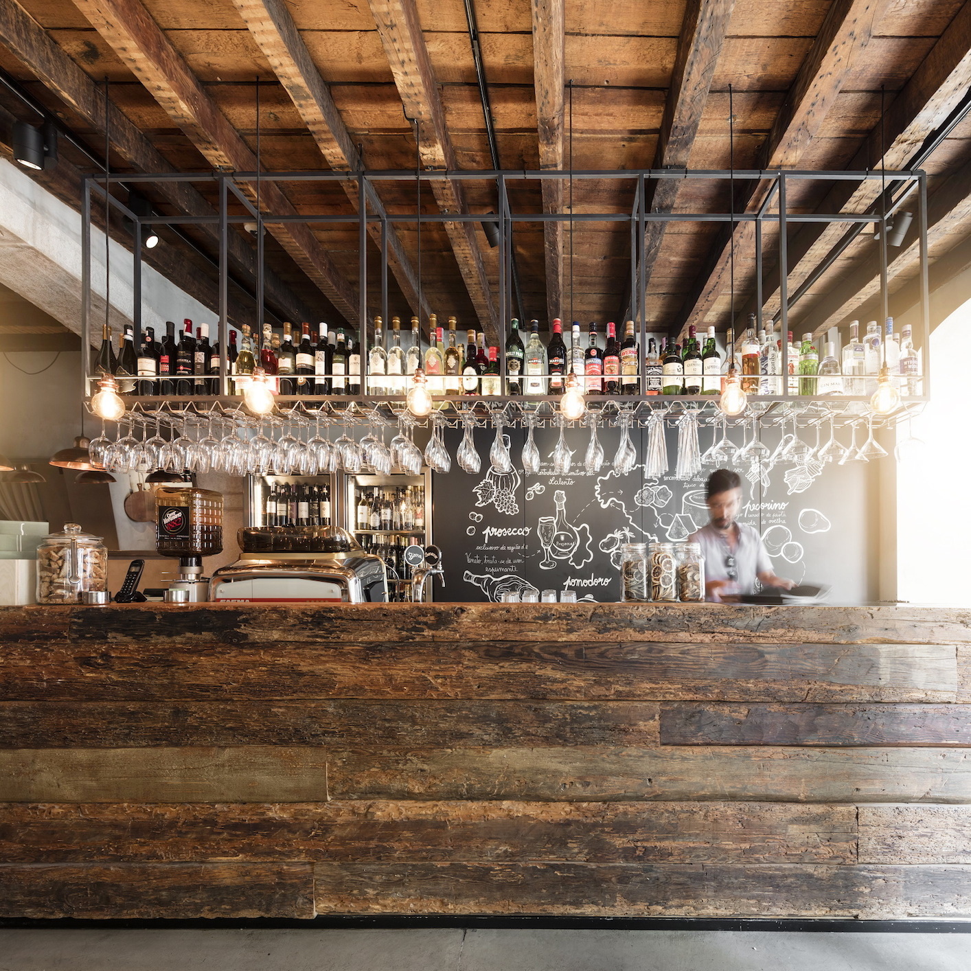 绿意盎然，全麦薄饼的旋转木屋-0