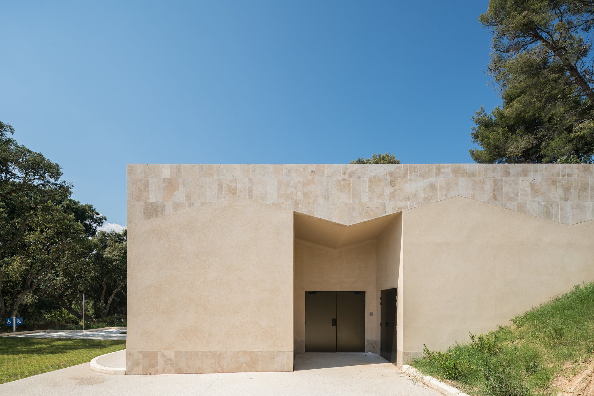 BormeslesMimosas 殡仪馆丨法国丨Baito Architectes-11