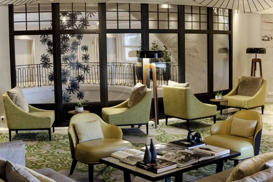 巴黎 Renaissance 酒店,现代法式风情的温馨之作-17