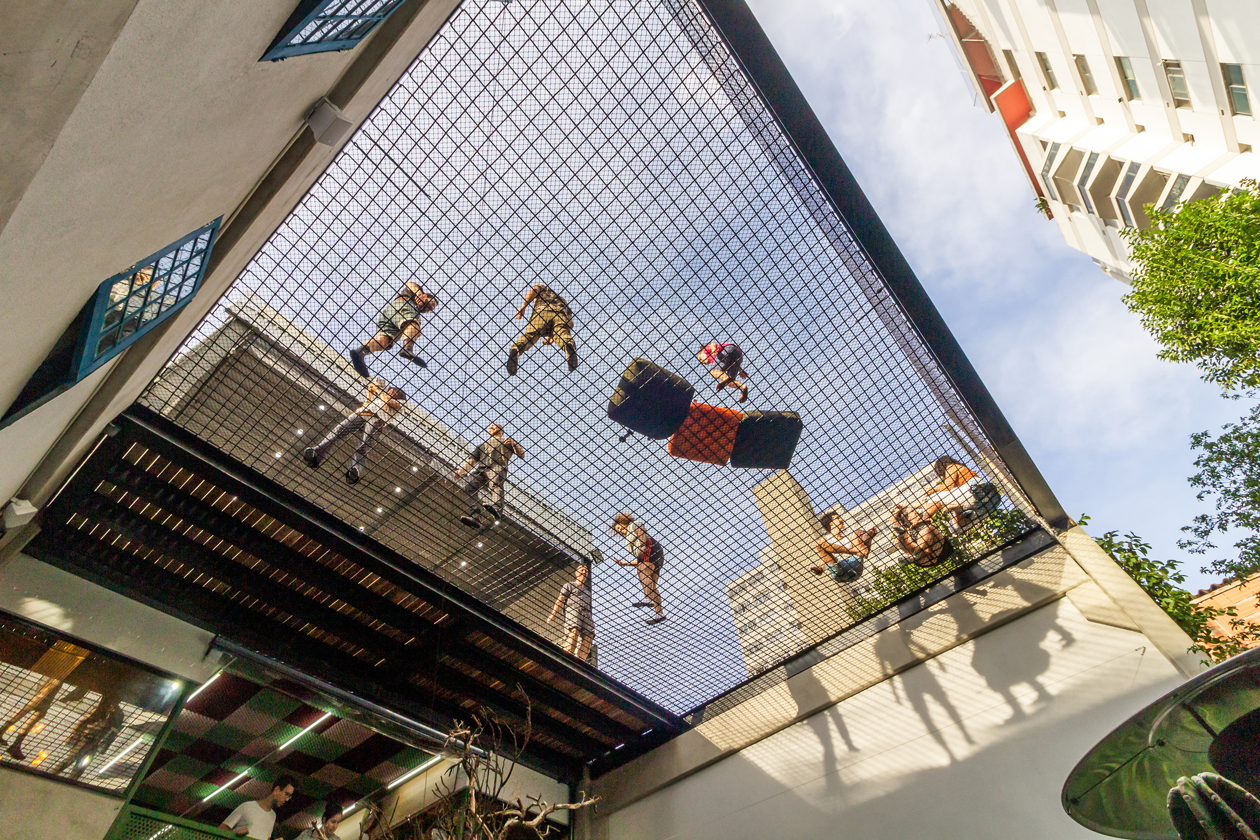 停车场变身为商业画廊-28