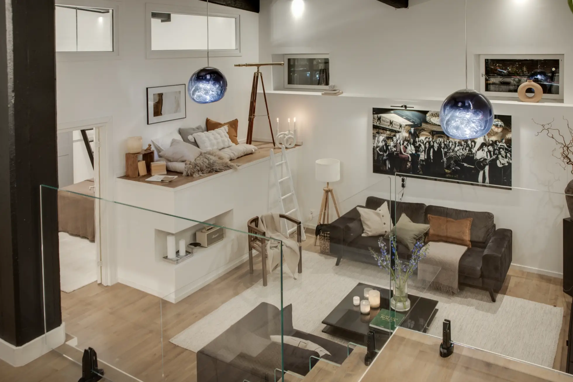 一个不寻常的且宽敞的屋顶下的三居室公寓-1