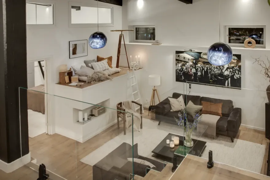 一个不寻常的且宽敞的屋顶下的三居室公寓-1