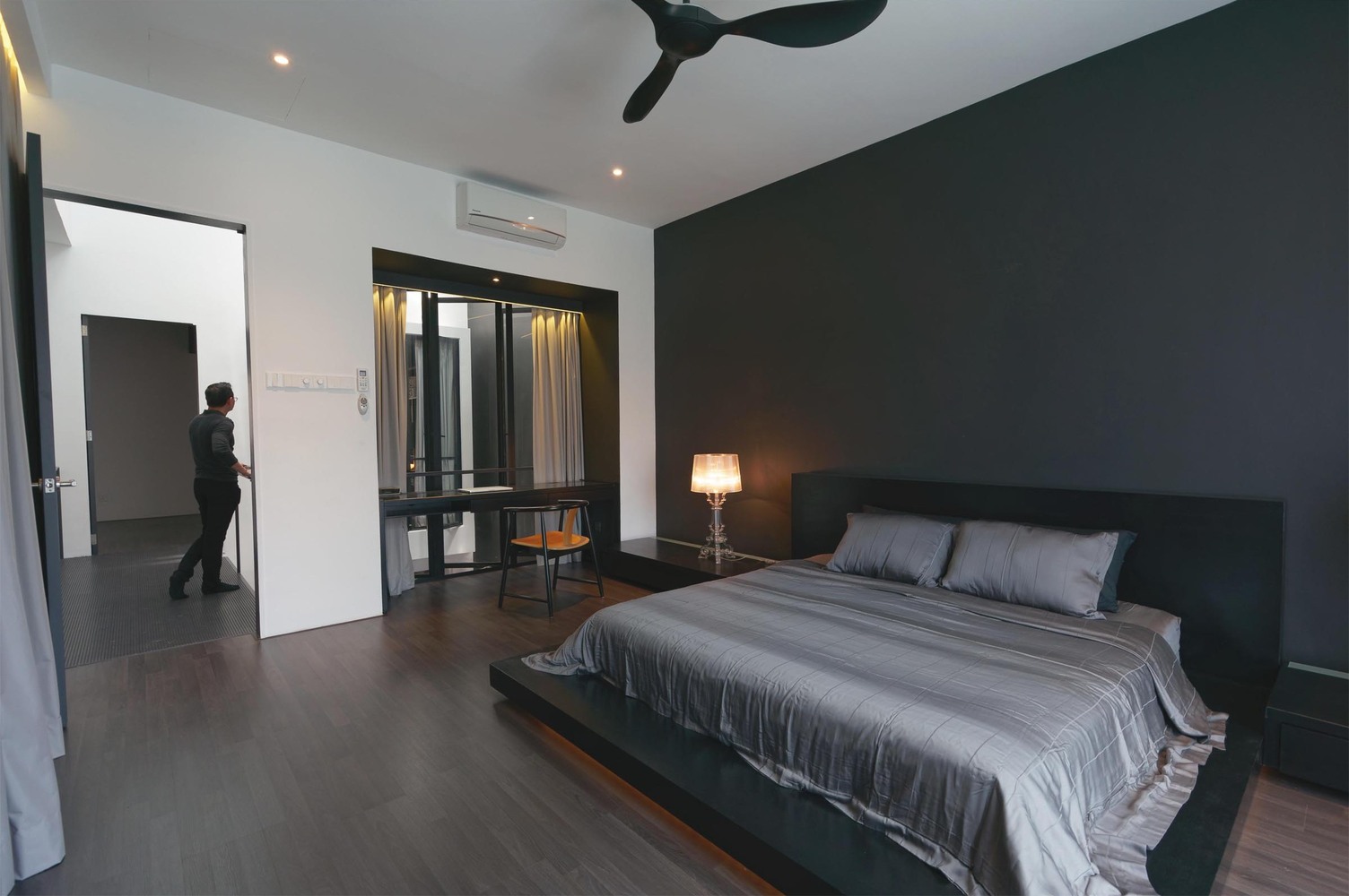 双人住宅中的流动空间与光影游戏-52