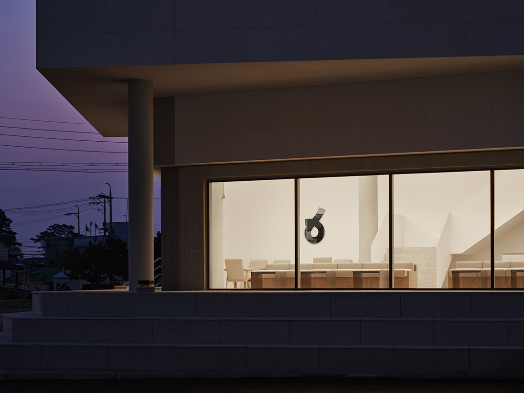 简洁风咖啡店面包店空间SINKI HAERO,韩国 | Designed by designby83 - 面包店 - 餐厅LOGO-VI空间设计-全球餐饮研究所-27