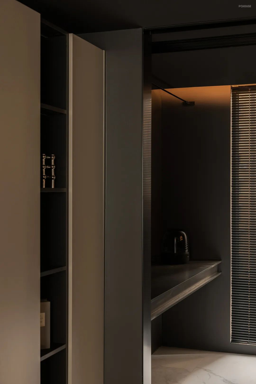 有娃家庭的现代极简风格设计-52