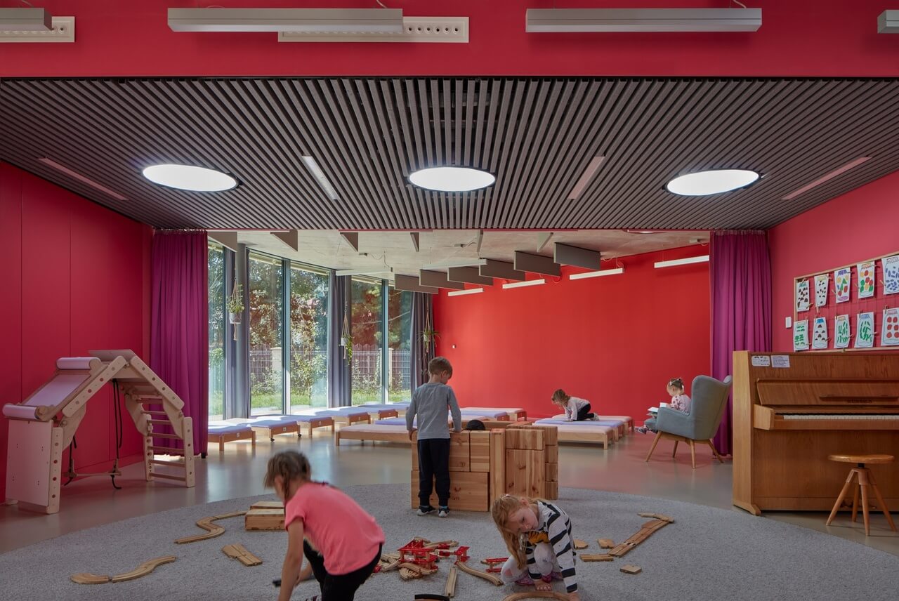 同一建筑内的两所幼儿园项目丨MTA-30