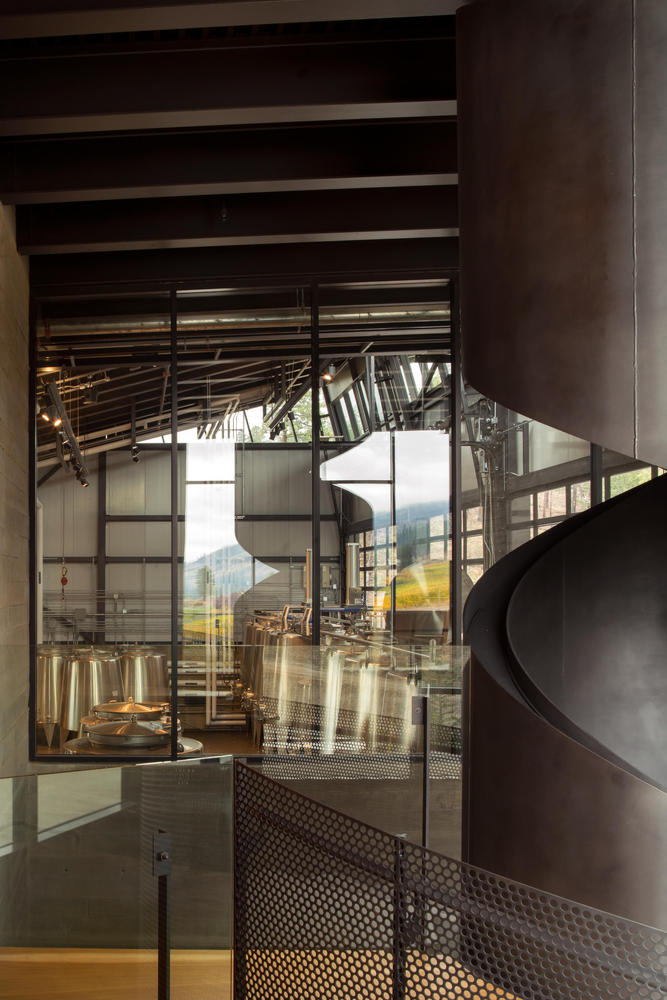 马丁巷酒庄·冯·曼德尔家族的重力酿酒传奇-53