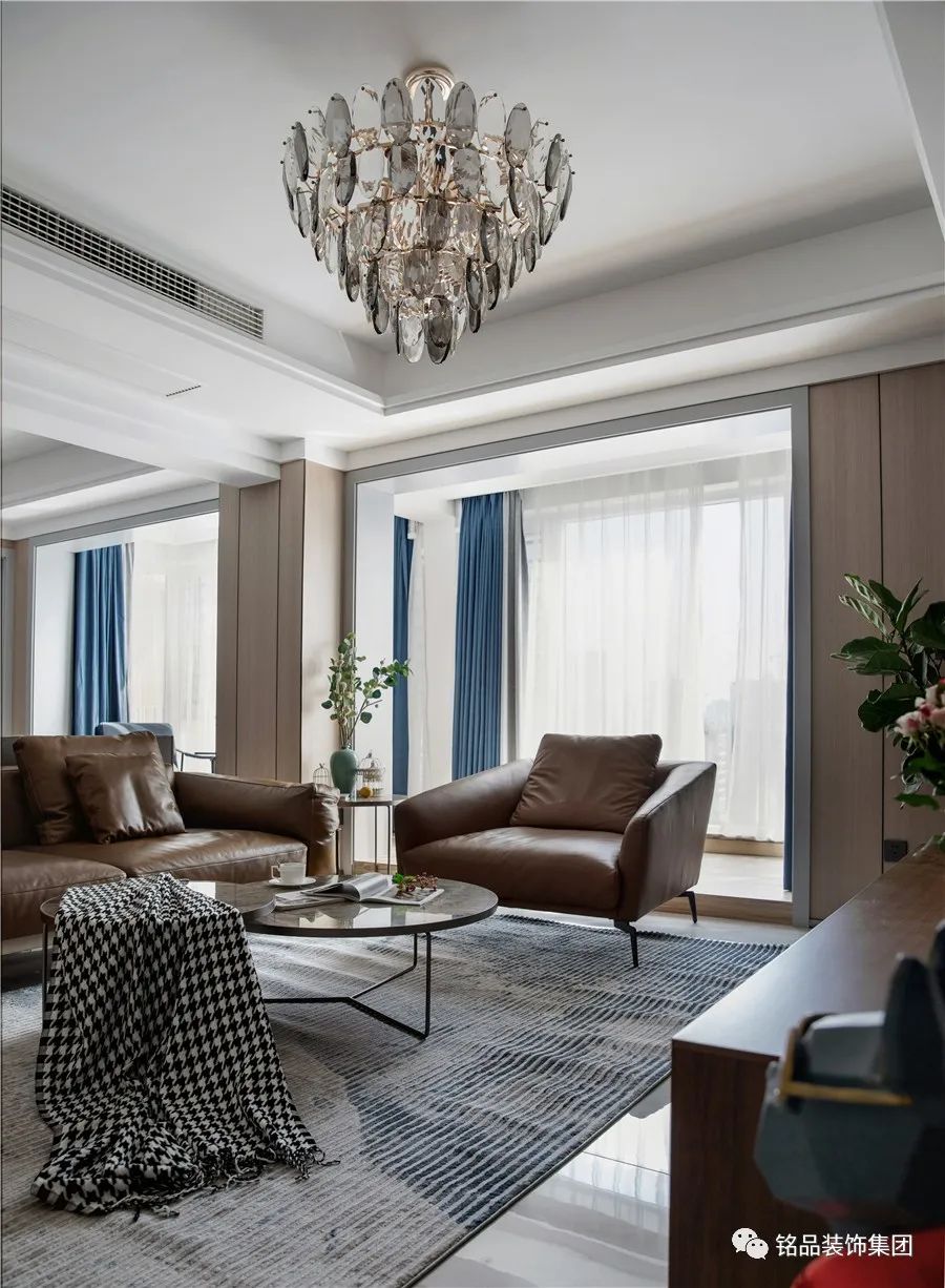 142㎡光影流动,现代简约横厅大开间家-12