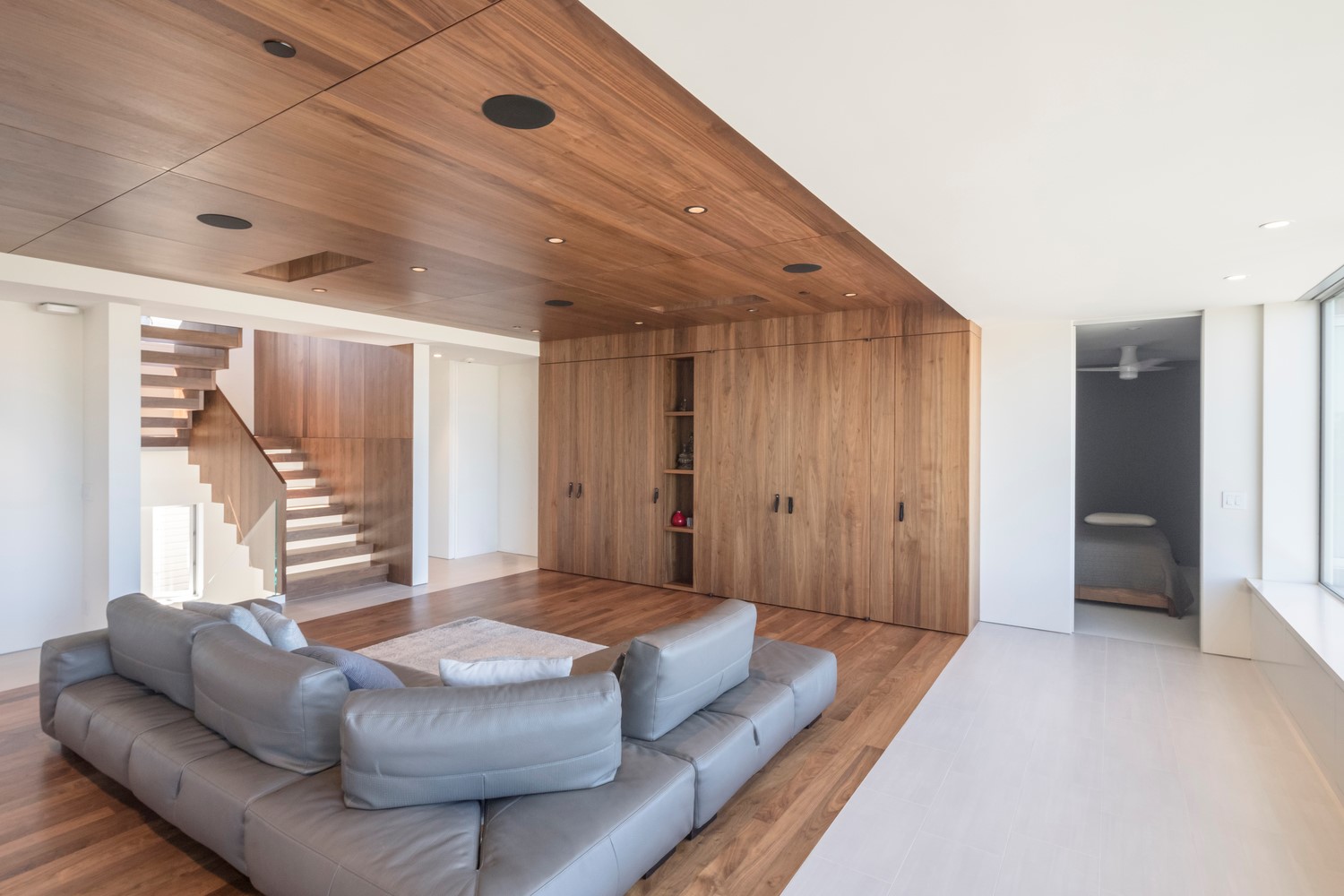 旧金山第 19 街住宅 | 颠覆空间体量的顶层公寓改造-9