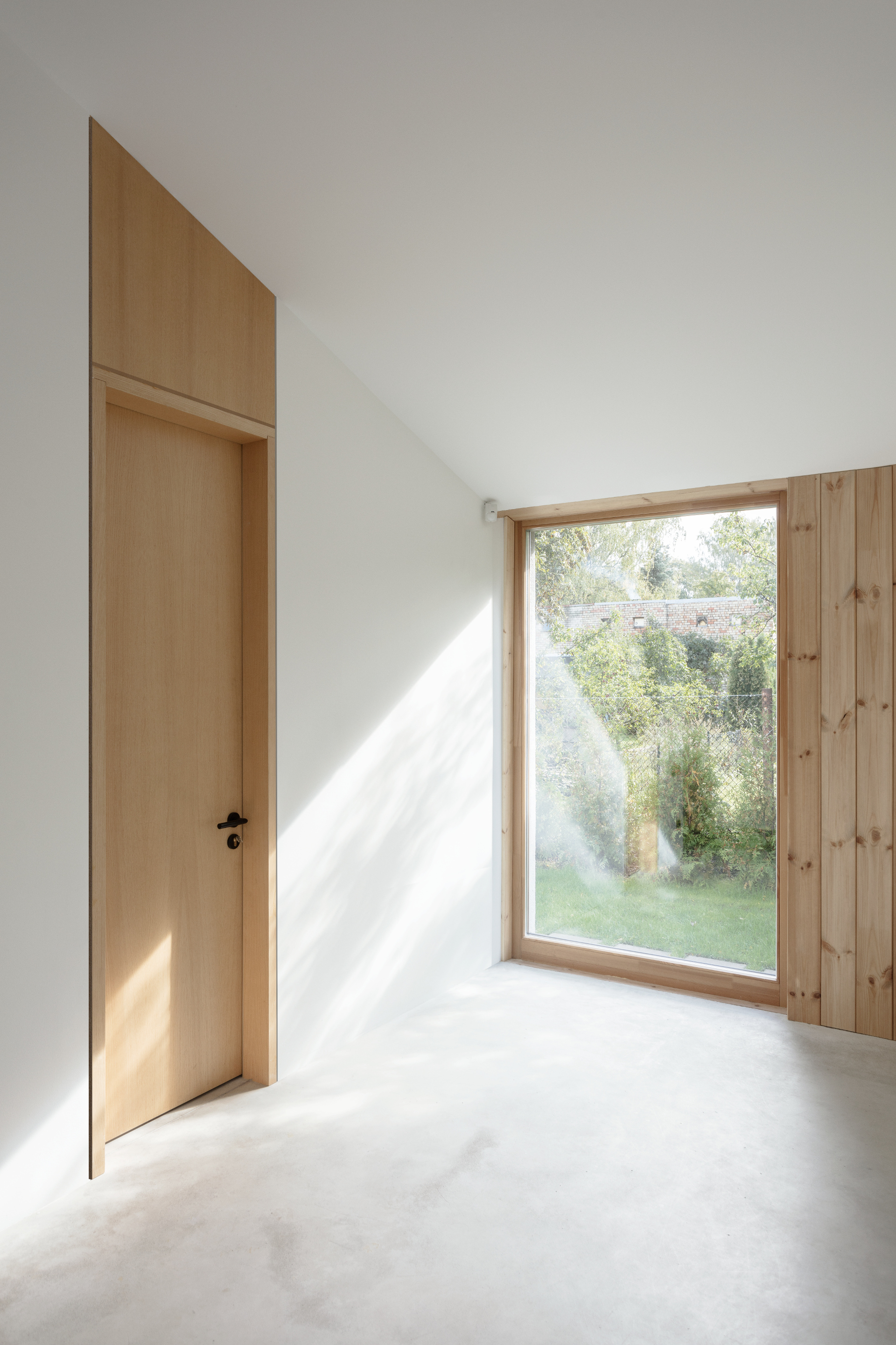 House With Four Roofs / GAISS-21