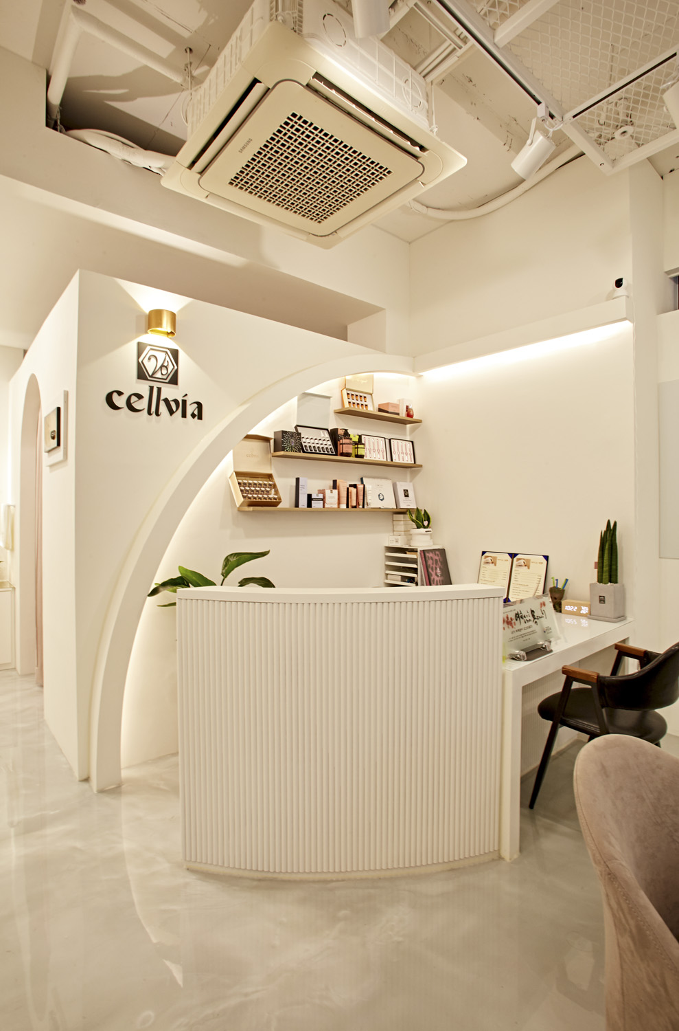 现代简约风 12 平米美妆店设计-9