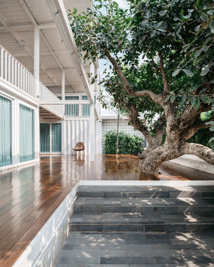 แบบบ้านตู้คอนเทนเนอร์ เปลี่ยนตู้ 15 ใบ เป็นบ้าน 1 หลังใหญ่ กับอีก 1 หลังน้อย-2