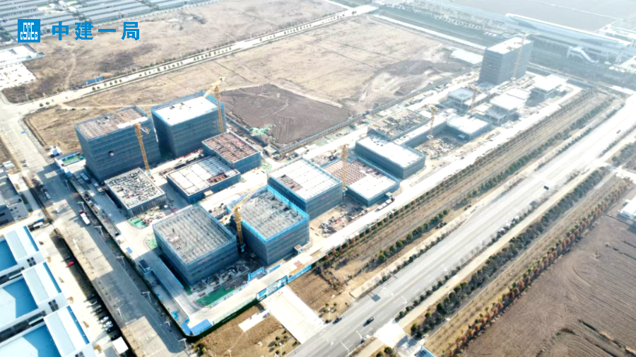 助力武汉培育新质生产力！中建一局承建的华中智能飞行器产业基地（一期）项目封顶-28