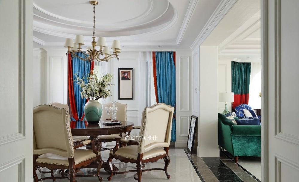 欧式高级卧室设计 | 白色硬装与绿色软装的和谐旋律-4