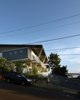 Bulimba 州立学校大厅及教室设施,昆士兰州,Biscoe Wilson Architects