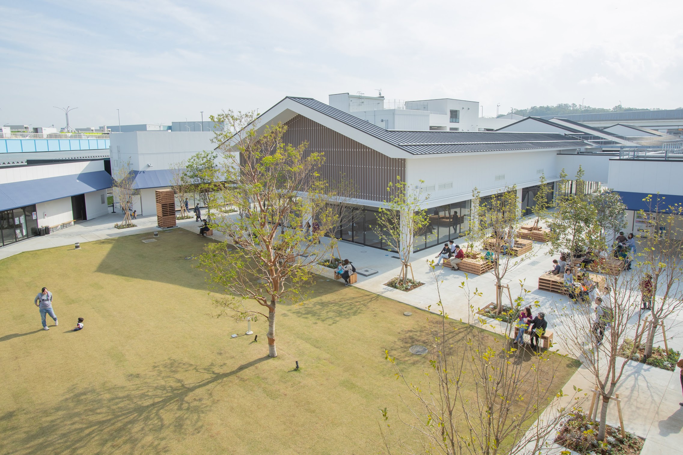 
      BRANCH Yokohama Nanbu Market ｜ STGK Inc. | Landscape Design - Creating a living human-scape
    -15