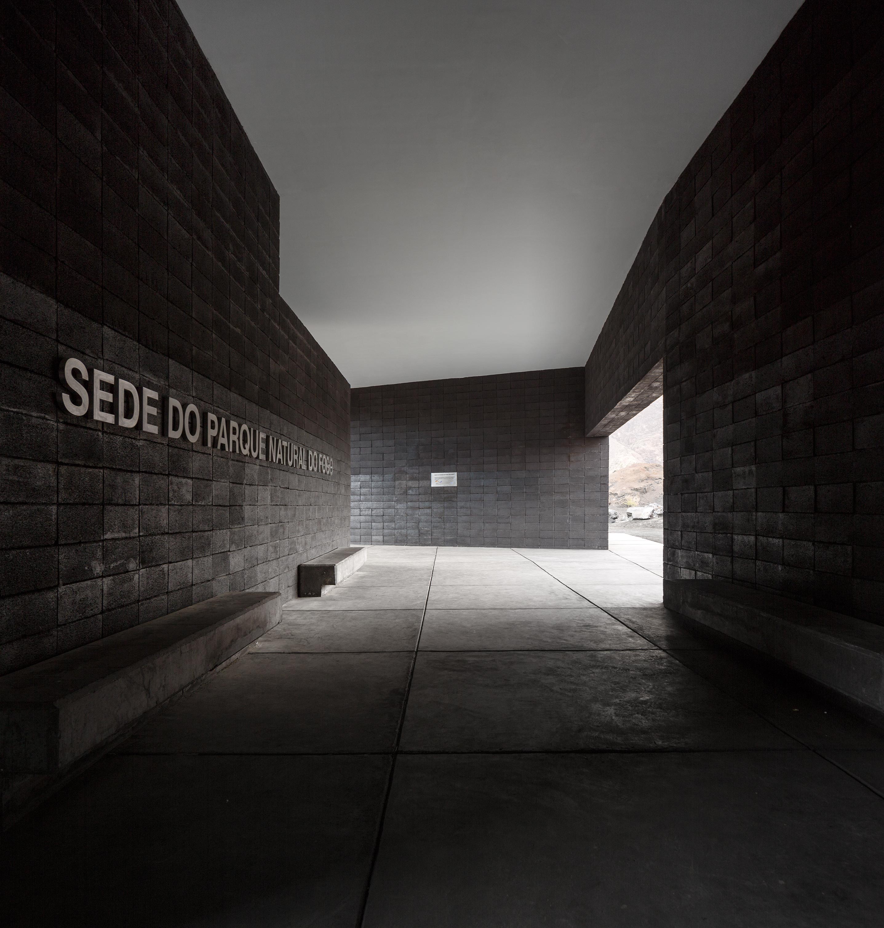 Fogo 岛自然公园总部-15