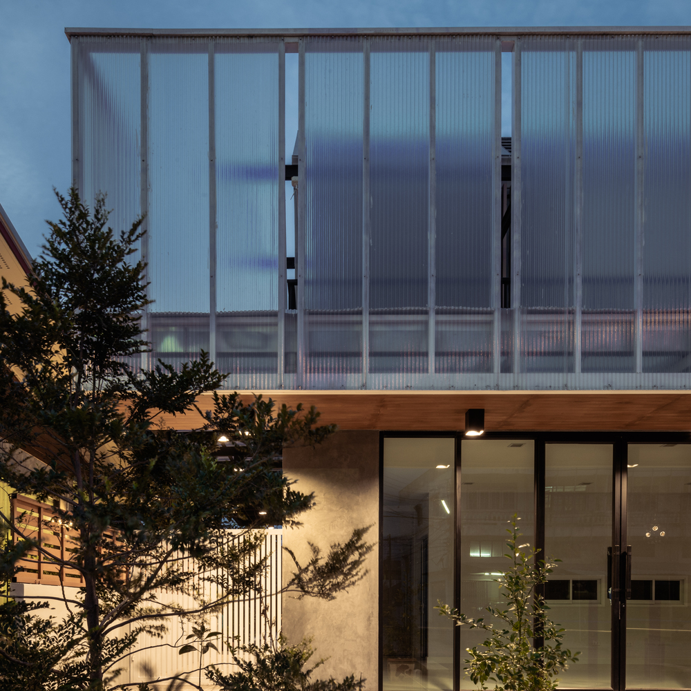 泰国 Petchaburi 私人住宅与诊所,和谐融入环境,功能与美学兼具-30